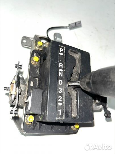 Кулиса переключения передач Audi 100 C4 2.8