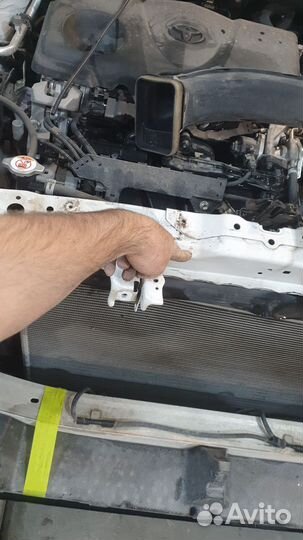 Суппорт радиатора тайота рав4 tayota rav4