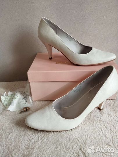 Туфли белые