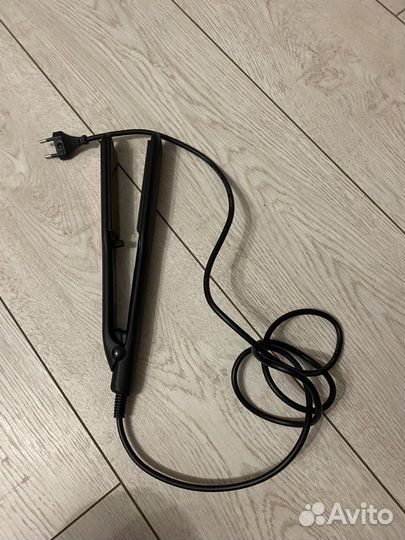 Выпрямитель для волос новый
