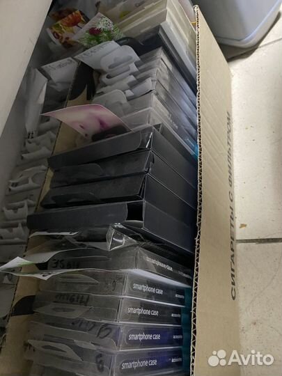 Чехлы и защитные стекла