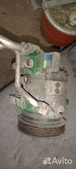 Компрессор (насос) кондиционера ниссан куб, марч