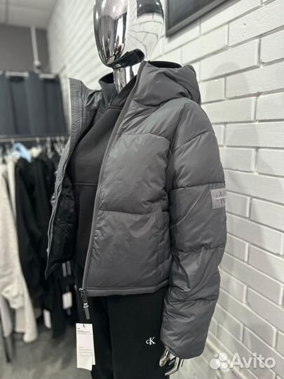 Calvin klein куртка оригинал S новая