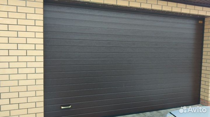 Секционные ворота Алютех