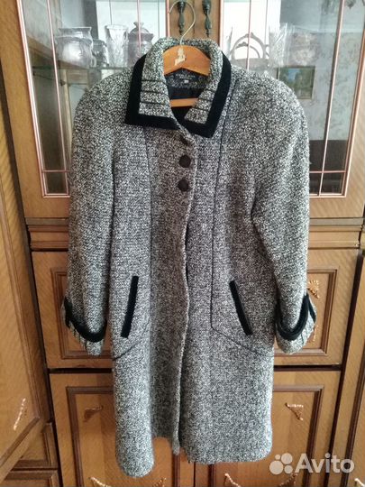 Пальто женское размер - 50, 52 - 2 шт