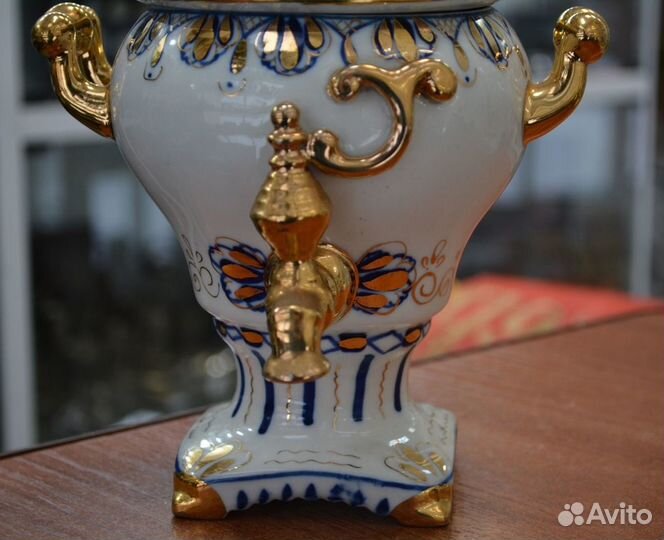 Фарфоровый сувенирный самовар. гжель (5)