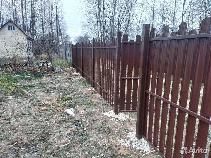 Забор из евроштакетника с установкой