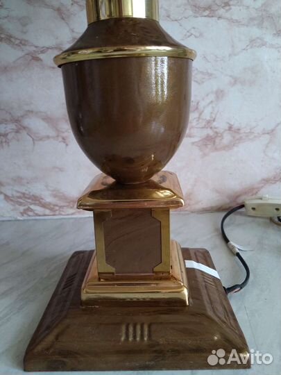 Лампа настольная нераб