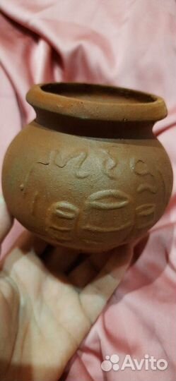 Горшок глиняный, емкость, ваза