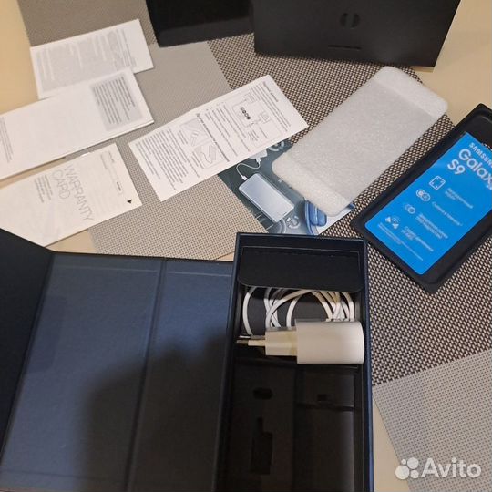 Samsung Galaxy S9, 4/64 ГБ