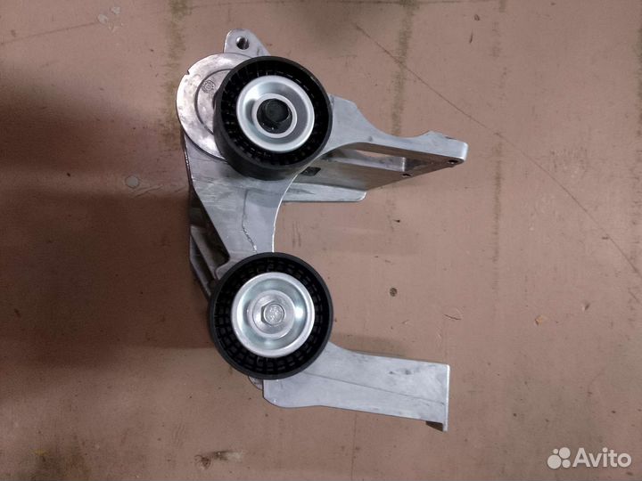 Натяжной ролик ремня грм Ford Fiesta, Ka