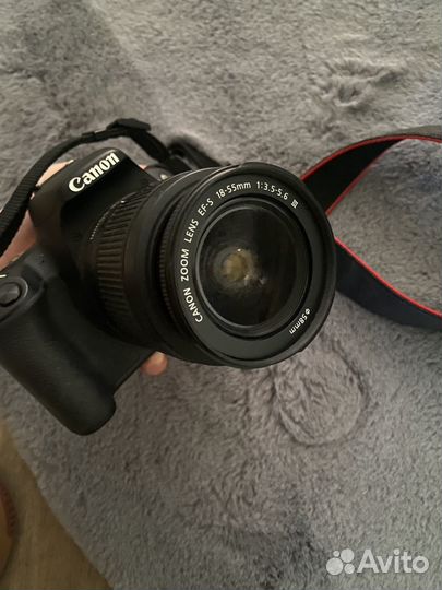 Зеркальная камера canon EOS 200D