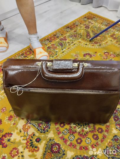 Кожаный портфель