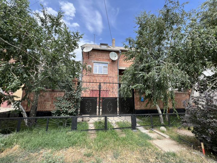 Дом 276 м² на участке 8 сот.