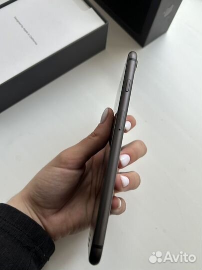 iPhone 8 Plus, 64 ГБ