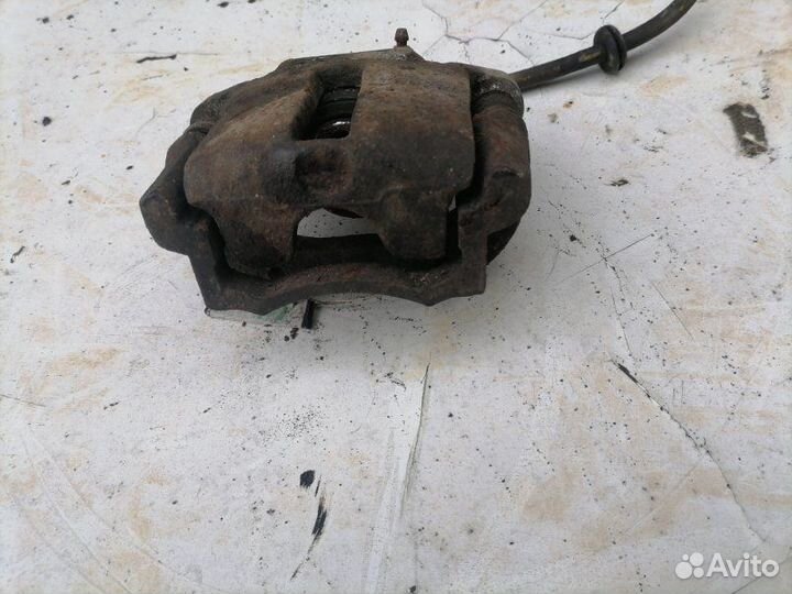 Суппорт тормозной передний левый Лада 2110 2005