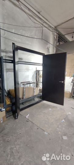 Дверь входная двустворчатая