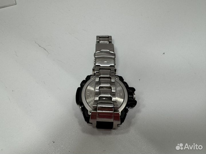Часы Casio G-Shock GST-B100
