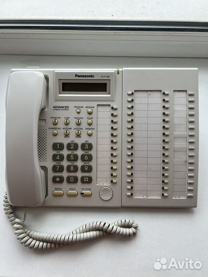 Телефон Panasonic KX-T7730 с консолью KX-T7740X
