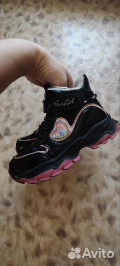Демисезонные кроссовки для девочки 31