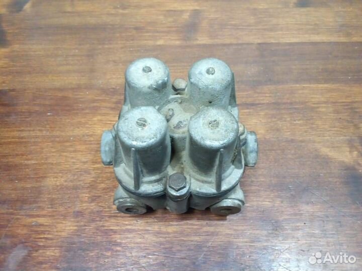 Клапан тормозной воздушный Baw Fenix