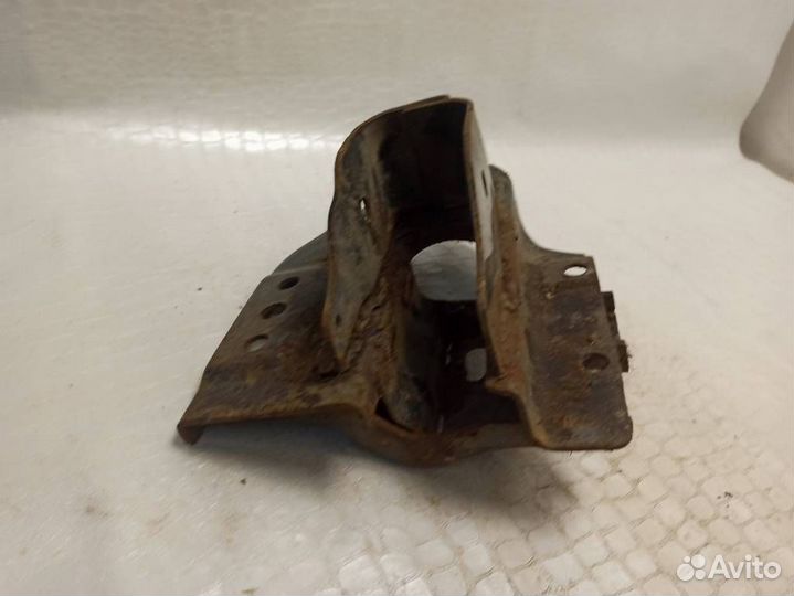 Кронштейн задней балки