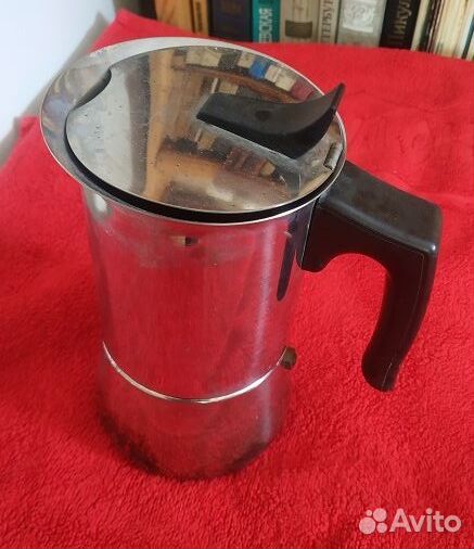 Посуда - фарфор, сковороды, кастрюли, стекло