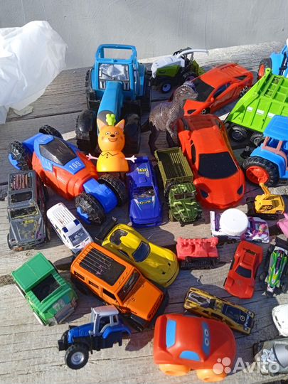 Игрушечные машинки