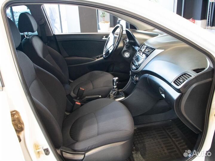 Hyundai Solaris 1.6 МТ, 2015, 76 332 км