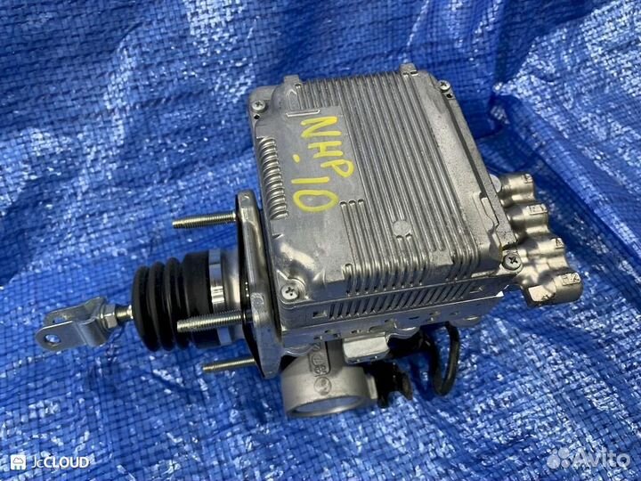 Главный тормозной на toyota aqua NHP10 1nzfxe