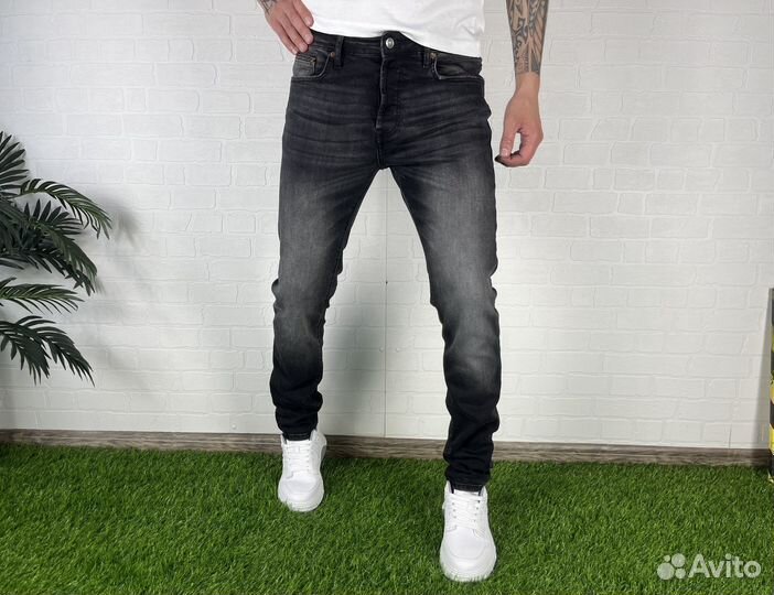 Мужские джинсы Valentino