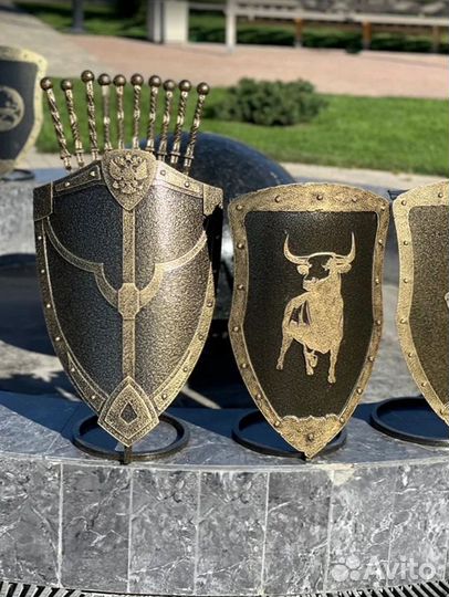 Подставка под шампуры Щит