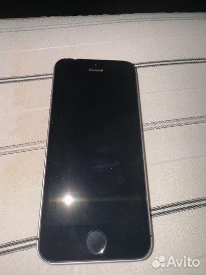 iPhone SE, 32 ГБ