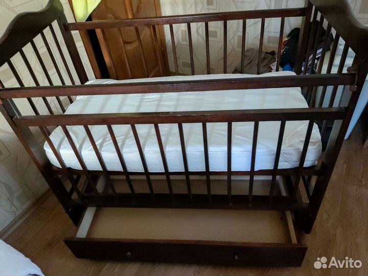 Детская кроватка