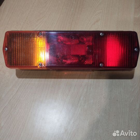 Фонарь задний