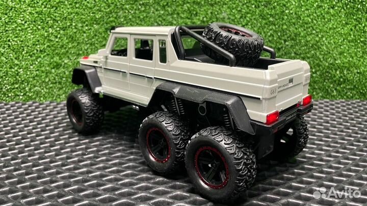 Модель автомобиля Мерседес Гелентваген 6*6 AMG G63