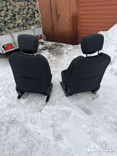 Сиденья передние Renault Kaptur