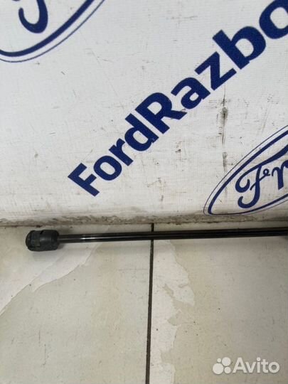 Амортизатор крышки багажника правый Kia Sportage