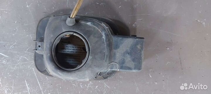 Лючок бензобака на Volkswagen Phaeton