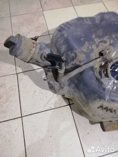 Топливный бак пластмассовый BMW 5 E34