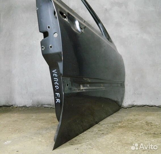Дверь передняя правая VW Vento