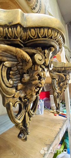 Капитель, маскарон, консоль