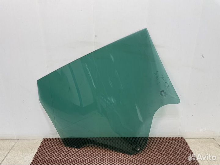 Стекло двери заднее левое LADA X-Ray