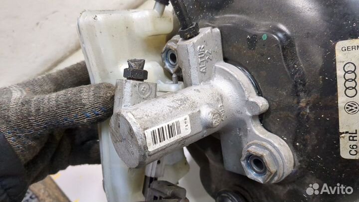 Цилиндр тормозной главный Audi A6 (C6)