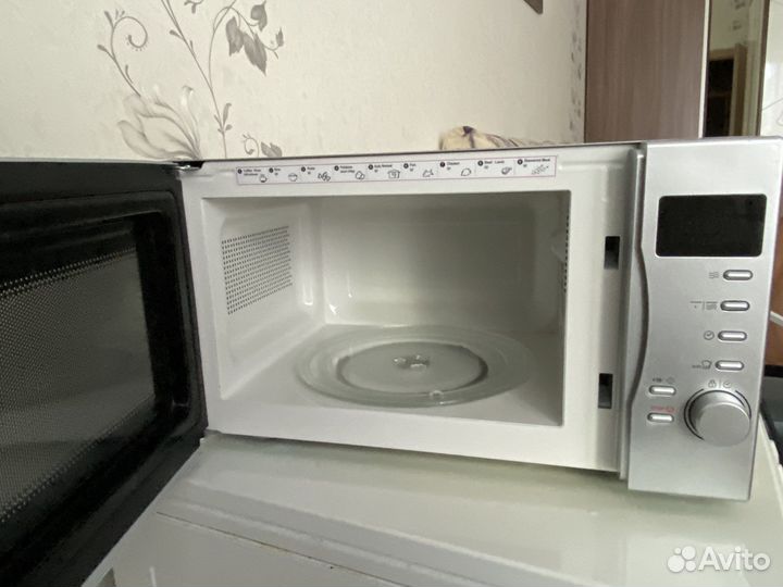 Микроволновая печь Candy