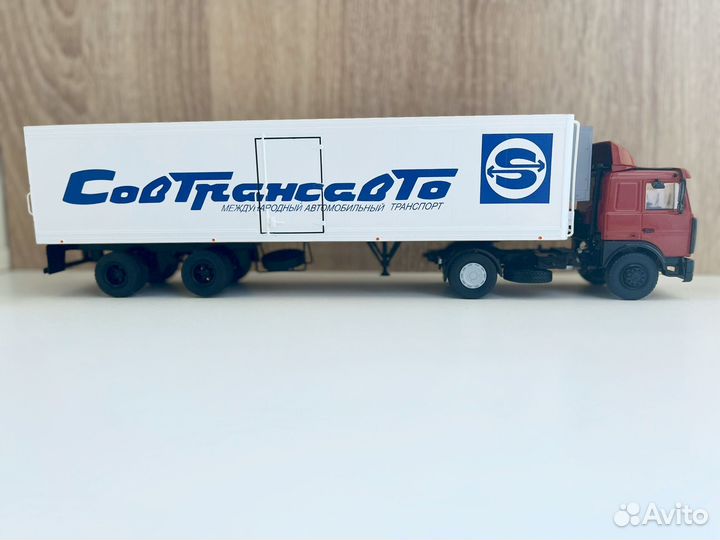 Модель грузовика маз с прицепом,масштаб1/43