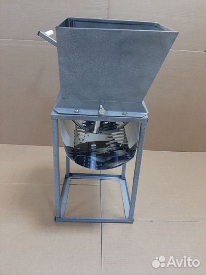 Корморезка ручная