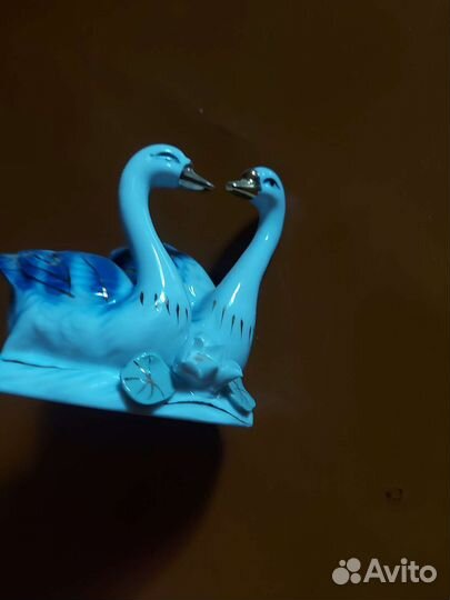 Статуэтка лебеди