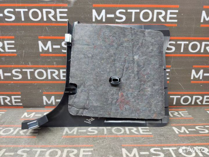 Обшивка салона передняя правая Mercedes-Benz