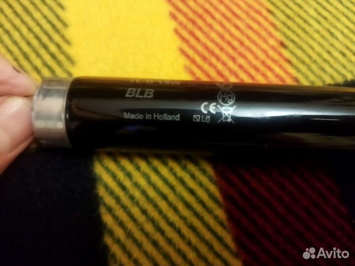 Флуоресцентная (ультрафиолет)и дневного свет лампа